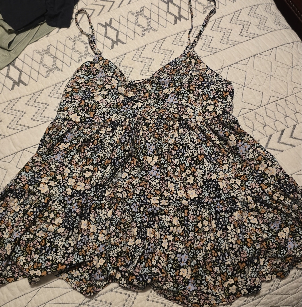 Womens Floral Tank Top. Size M